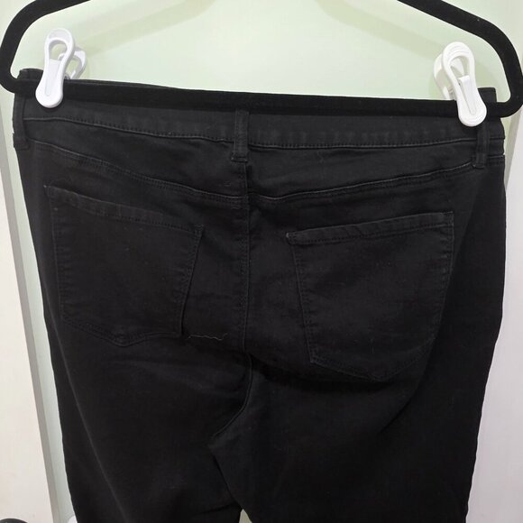 🖤 a.n.a Black Skinny Jeans – Size 14W – Comfy, Sleek & Flattering! ✨ - Picture 6 of 8